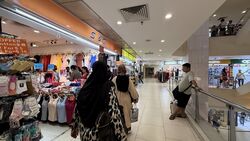 Lucky Plaza (D9), Retail #485236621